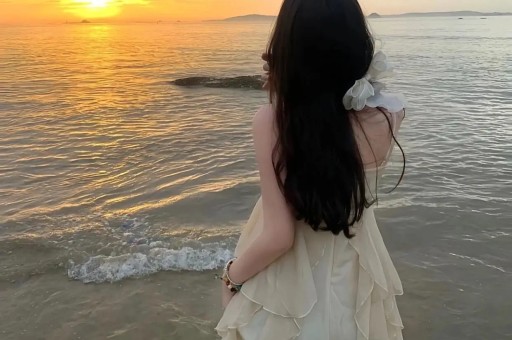 当红顶流恋情曝光！对方是美女网红离异带娃身材黑料被扒